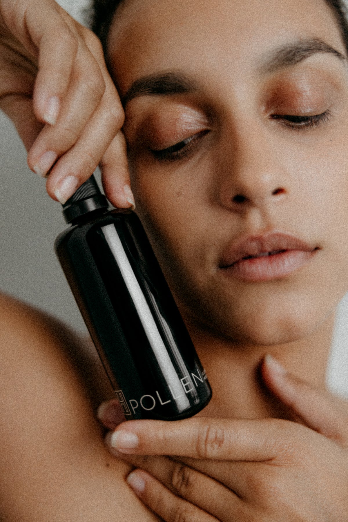 POLLEN Illuminating Face Mist